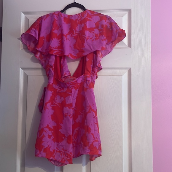NWT, floral wrap romper, size small - Picture 3 of 3